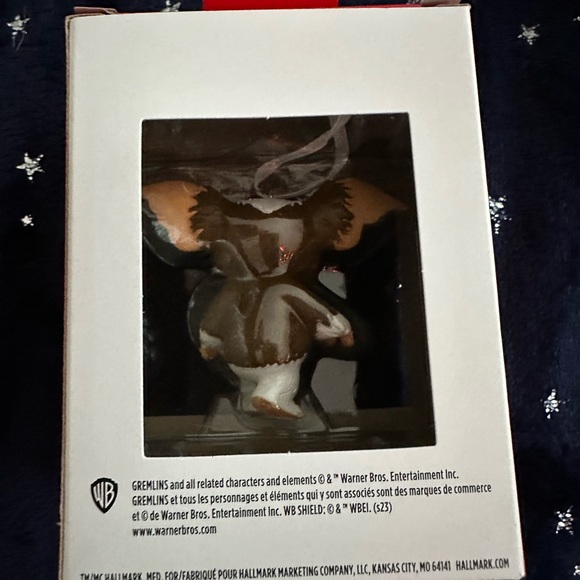 Hallmark Gremlins Gizmo Christmas Ornament - Picture 6 of 6
